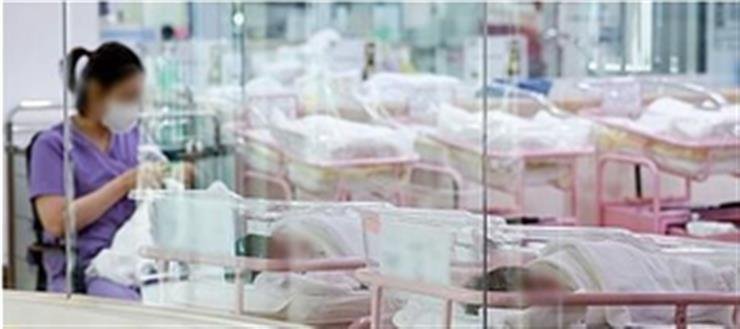 Childbirths in S. Korea rebound for 1st time in 9 years in 2024 on post-pandemic weddings