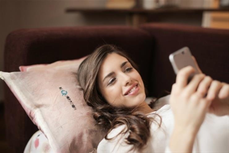 Screen use during bedtime may raise your risk of insomnia by 59pc: Study