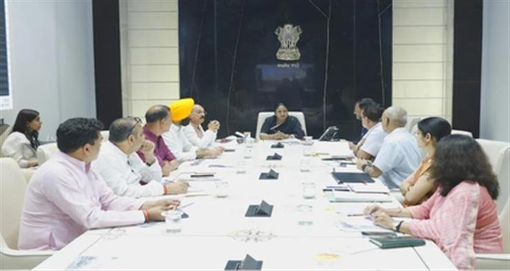 'Ayushman cards' to be launched in Delhi for all income groups aged above 70 by April-end