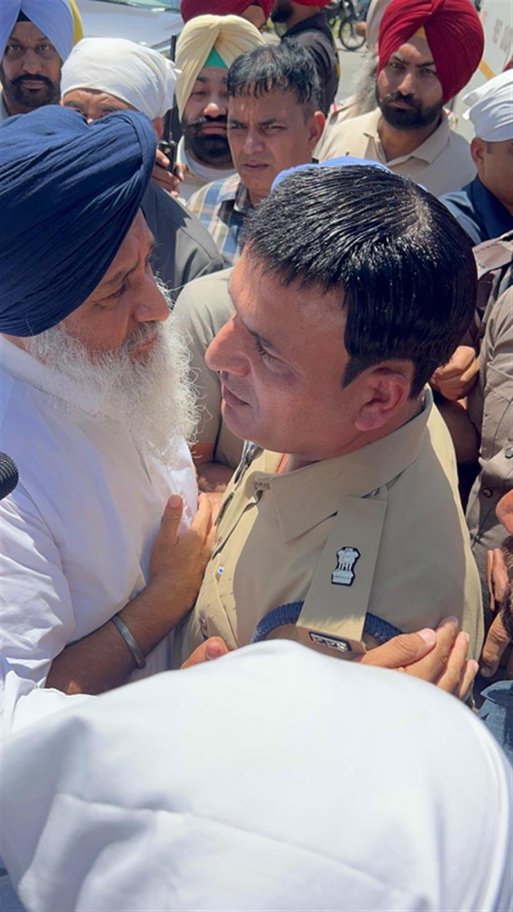 Akali Dal chief Sukhbir Badal, party leaders detained by Punjab Police