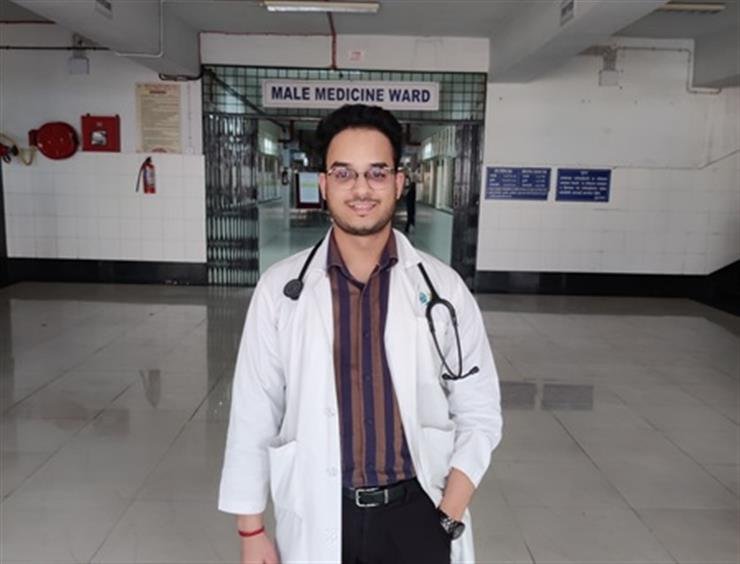 Dr. Arpan Uppal Secures Admission to Super Specialty Program in Endocrinology and diabetes at Max New Delhi