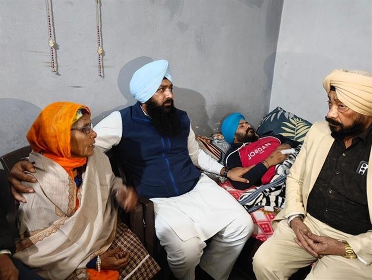Sarabjeet Singh Jhinjer Meets Ranjot Singh, Victim of Police Brutality, in Ludhiana
