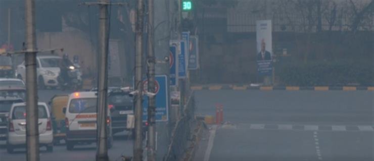 Delhi's AQI remains ‘poor'; change in weather conditions as temperatures rise