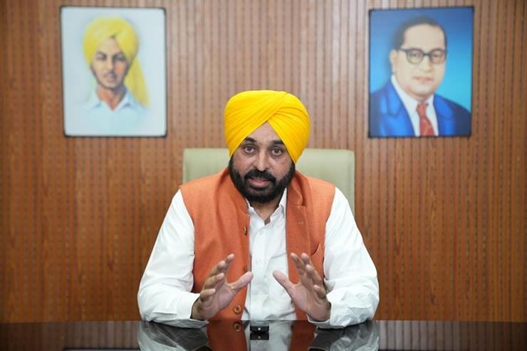 CM Bhagwant Singh Mann speaks to Union Civil Aviation Minister, seeks urgent evacuation of Punjabis stranded in┬á Arab Countries